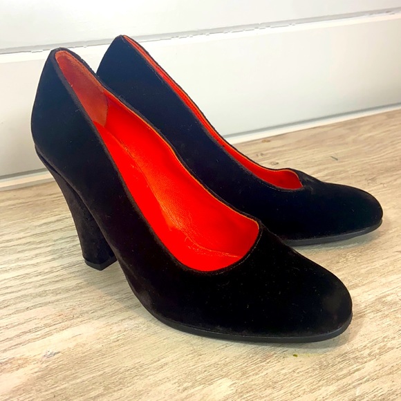 Robert Clergerie Black Velvet Pumps Size 6 Made in France - Picture 1 of 6